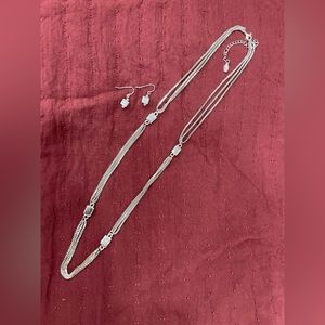 BIJOUX TERNER long silver necklace/earrings with interlock rectangle knots.